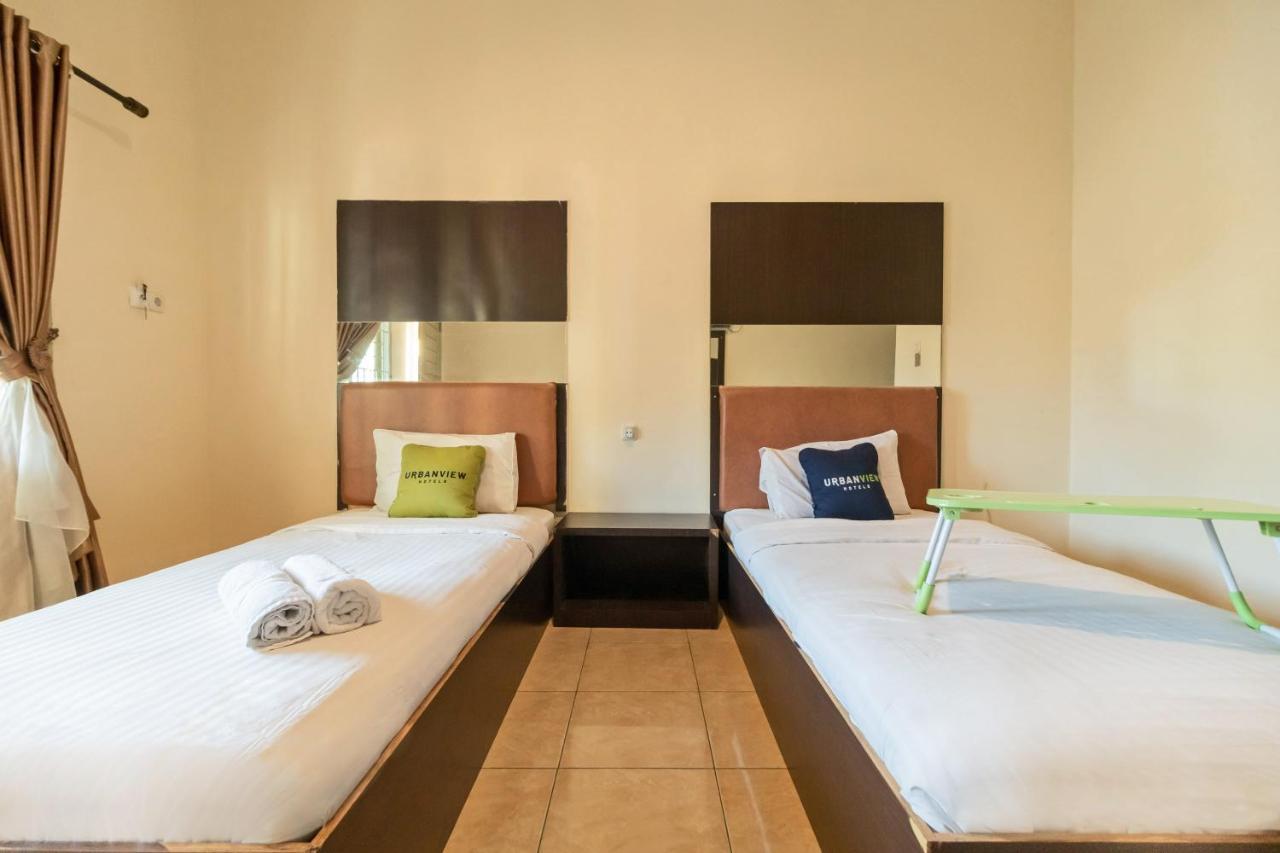 Urbanview Hotel Nugraha Palembang By Reddoorz Exterior photo