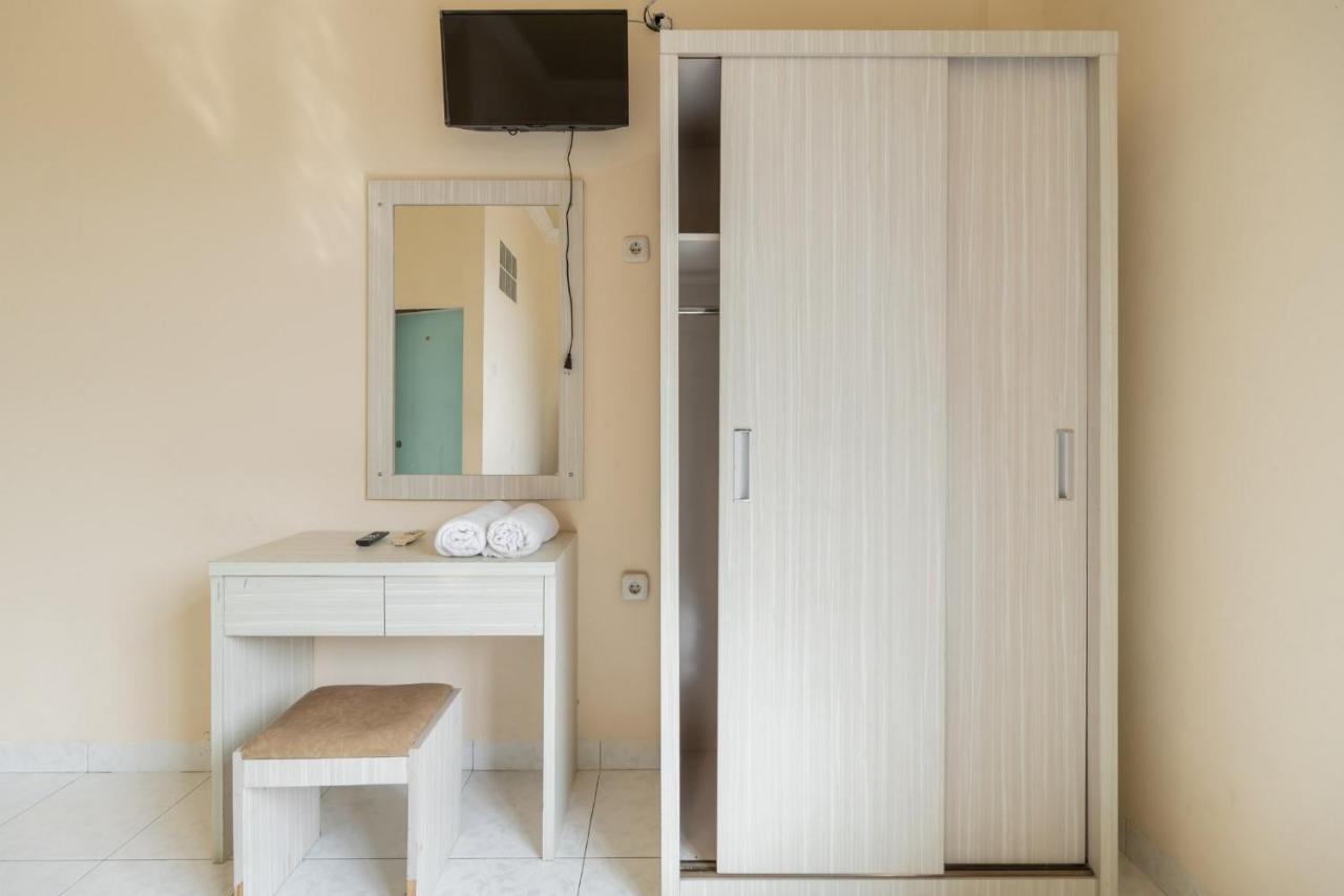 Urbanview Hotel Nugraha Palembang By Reddoorz Exterior photo