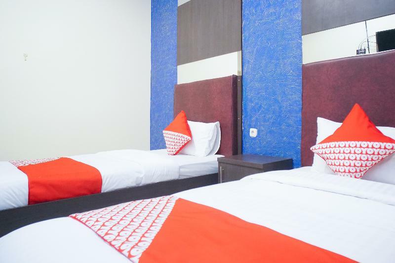 Urbanview Hotel Nugraha Palembang By Reddoorz Exterior photo